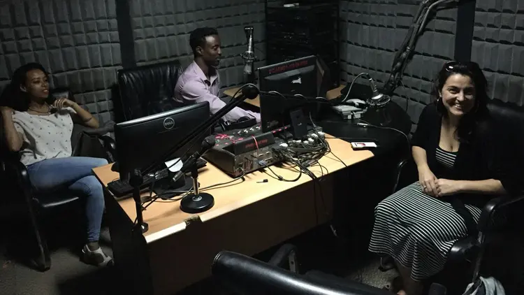 Im Tonstudio des Radiosenders AFROfm. Foto: Samuel Jersak..