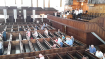 Gottesdienstbesucher in der Groote Kerk. Foto: Kirchenmusik der EKBO.